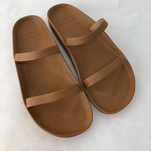 NWOB LAUREN MANOOGIAN LINE SANDALS SIZE 41 SADDLE